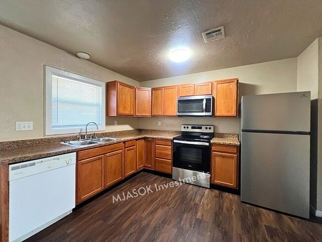 Photo - 2619 NW Pollard Ave