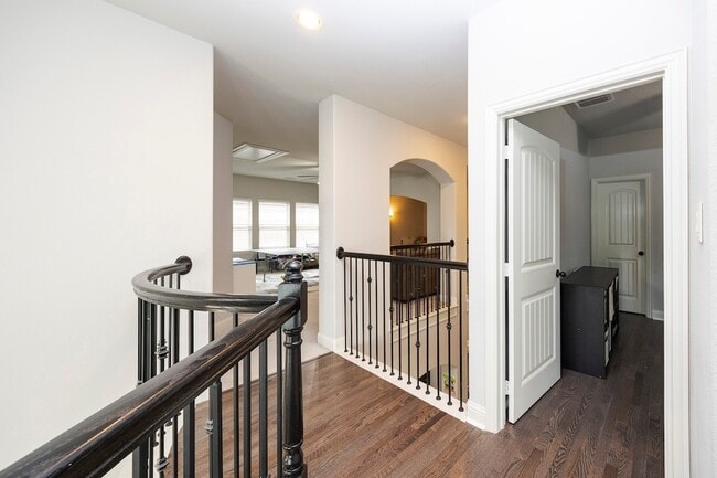 Photo - 5579 Lightfoot Ln