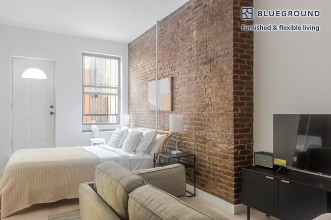 Building Photo - 501 1/2 E 83rd St Unit FL1-ID1922