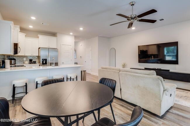 Photo - 114 Debuys Rd