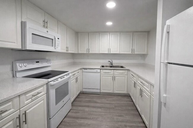 Building Photo - 17350 NW 68th Ave Unit 300-312