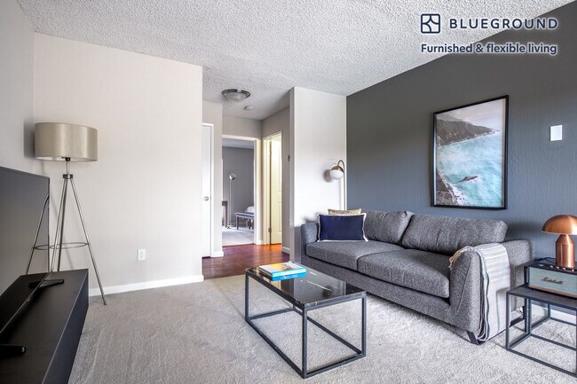 Photo - 877 Heatherstone Way Unit FL2-ID295