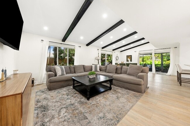 Photo - 556 SW 24th Ave