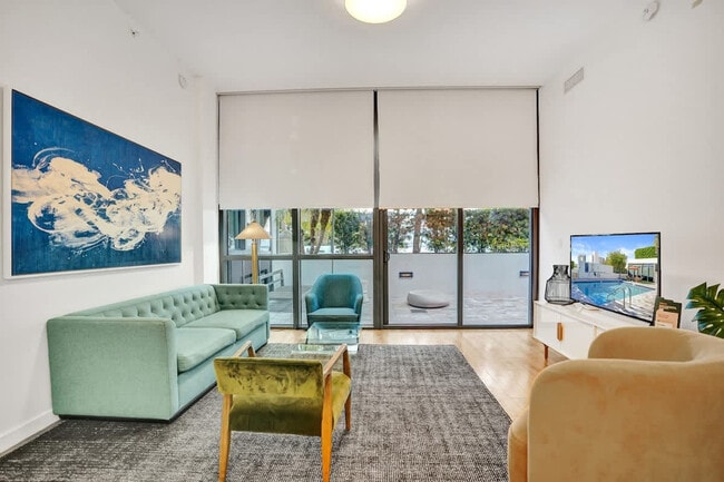 Building Photo - 1220 17th St Unit SI ID1504090P