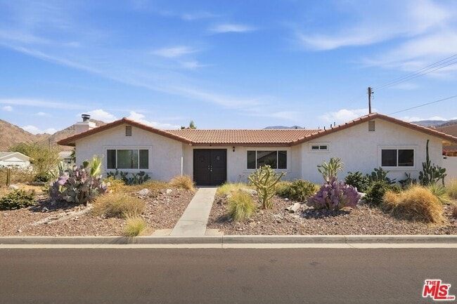 Building Photo - 52275 Avenida Vallejo