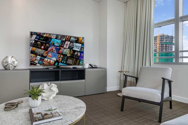 Photo - 1391 FL-5 Unit FL32-ID1327990P