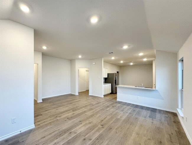 Photo - 810 Shear Dr