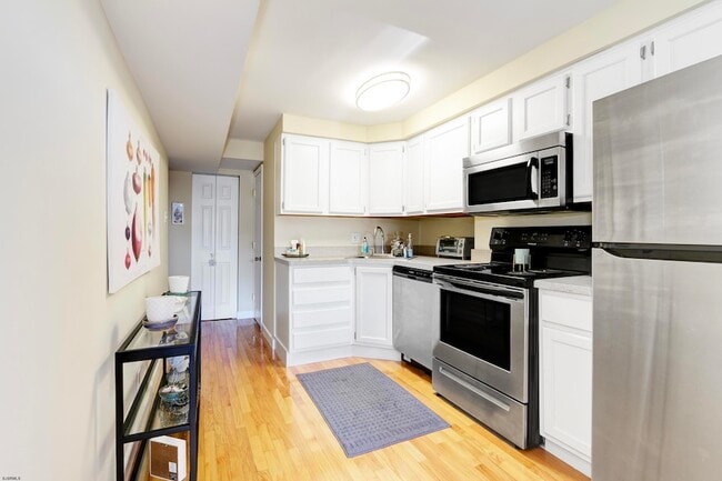 Photo - 9801 Ventnor Ave