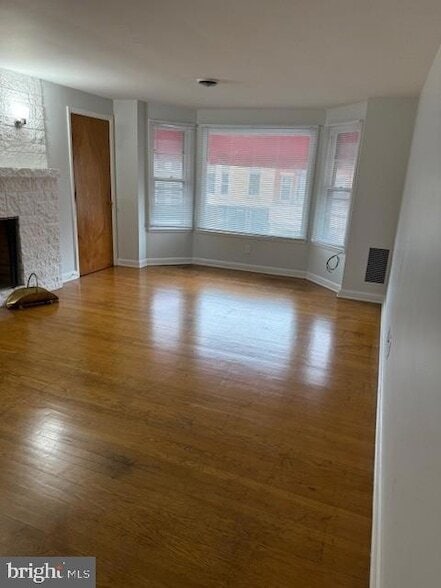 Photo - 35 W Main St