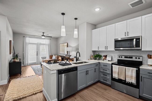 Building Photo - Lenox Grand