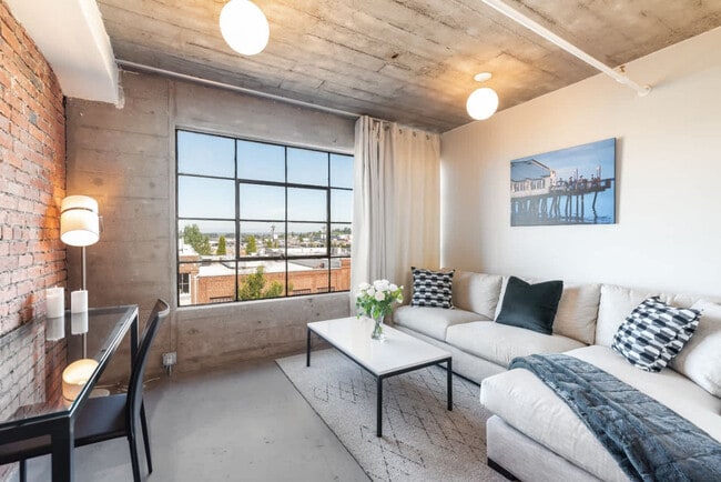 Building Photo - 1950 Pacific Ave Unit SI ID1470229P