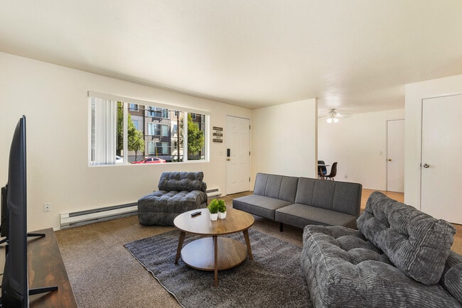 Building Photo - 15706 Ash Way Unit ID1289576P