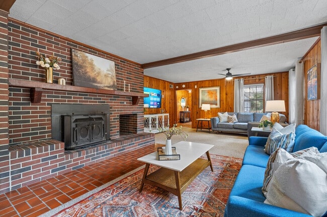 Photo - 264 Euharlee Rd SW Unit ID1234813P