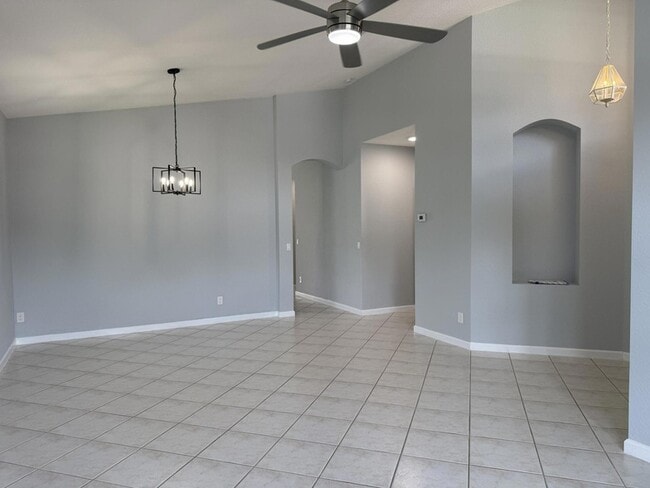 Photo - 9084 Silver Glen Way