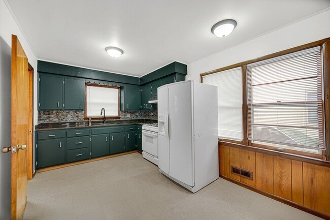 Photo - 2611 Ellen Ave