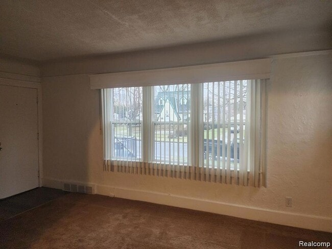 Photo - 196 Bondale Ave