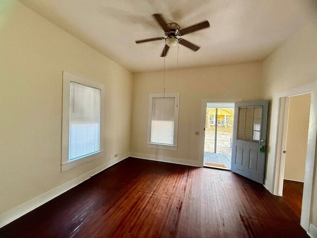 Photo - 470 S 3rd St