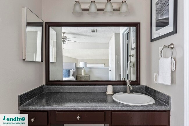 Photo - 1919 W Tarrant Rd Unit 308