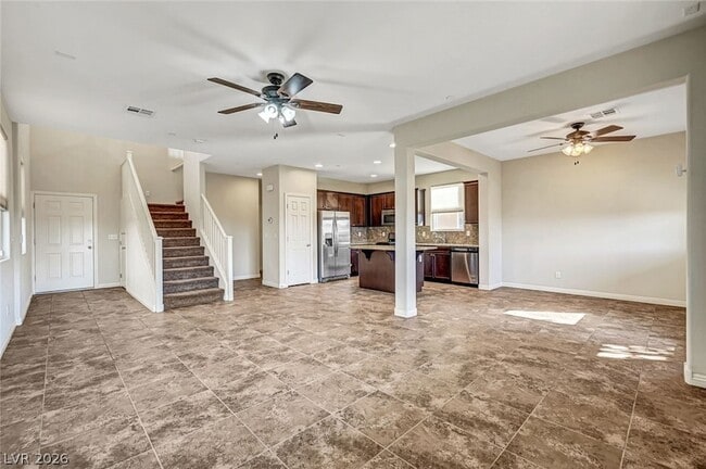 Photo - 985 Pebble Lake St