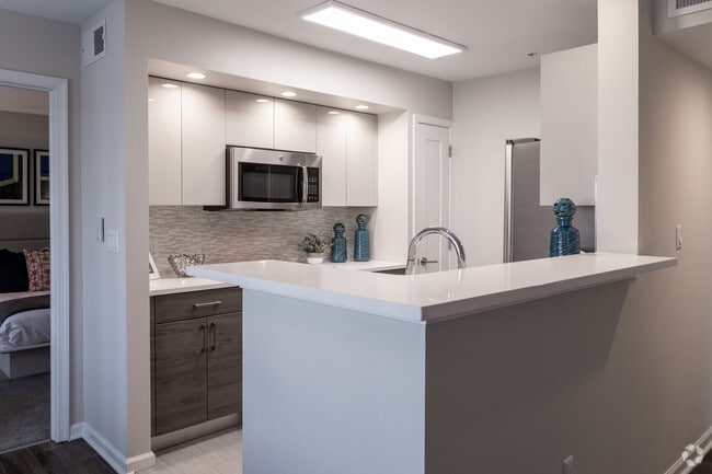 Kitchen - The Edge at Yardley