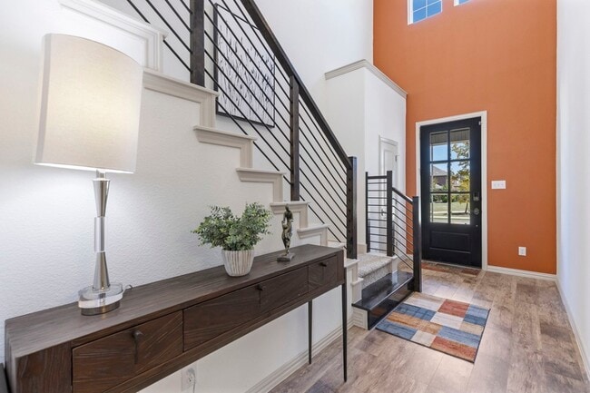 Photo - 1456 Kit King Dr