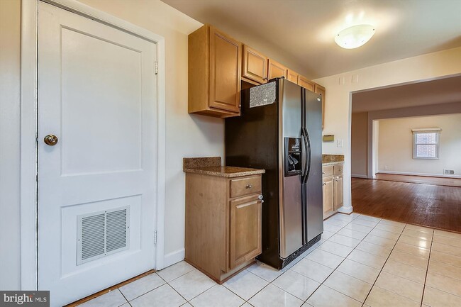 Photo - 210 E Hamilton Ave