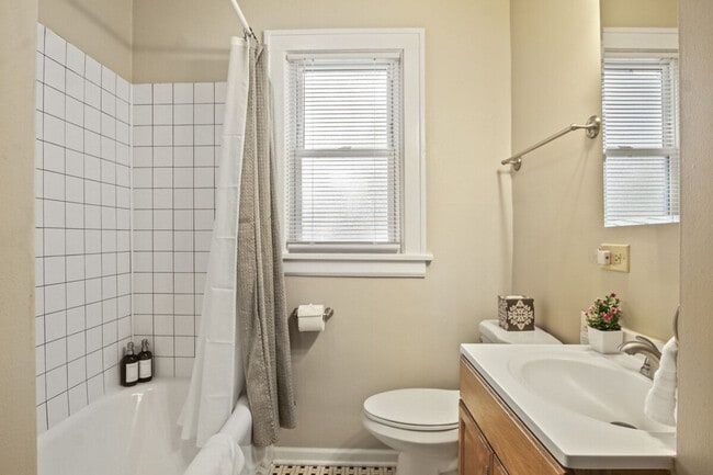 Photo - 1335 N Jackson St Unit SI ID1265536P