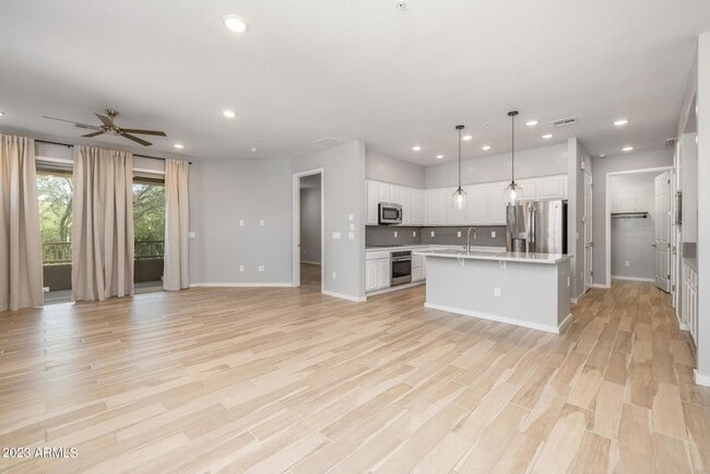 Building Photo - 250 W Queen Creek Rd Unit 210