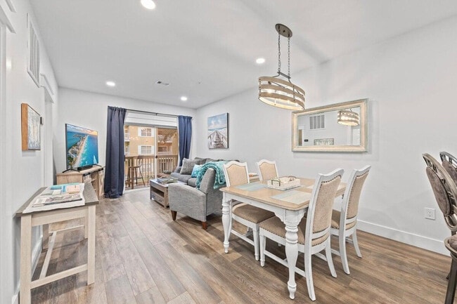 Photo - 34 Heron's Watch Way Unit SI ID1447116P