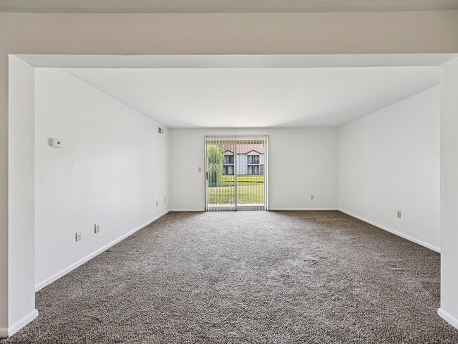 Cozy, Plush Carpeting - Northlake Village Apartments