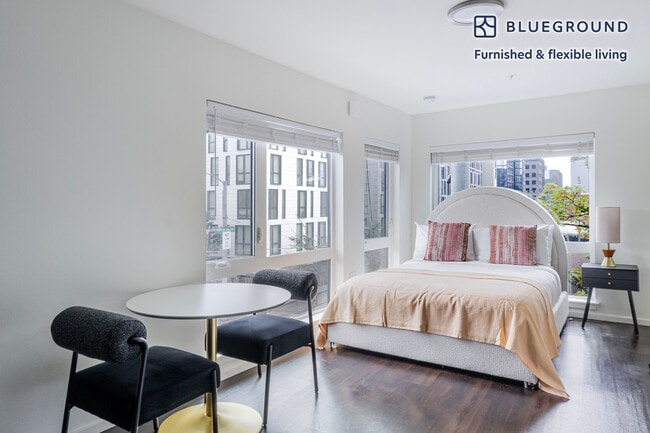 Building Photo - 5001 Brooklyn Ave NE Unit FL3-ID917