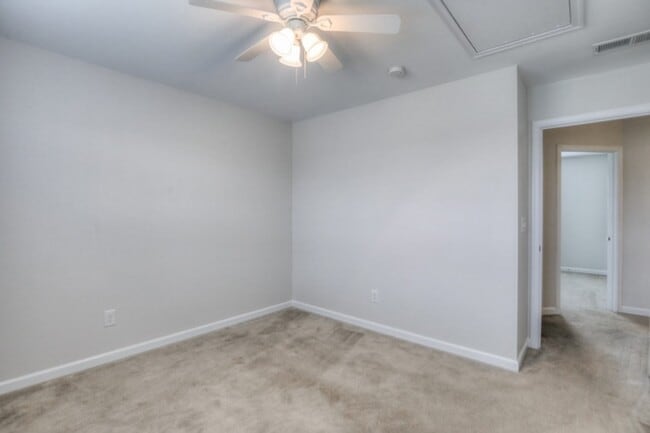 Photo - 2518 Broome St