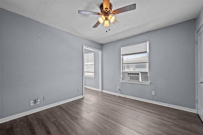 Building Photo - 1919 McDuffie St Unit 2