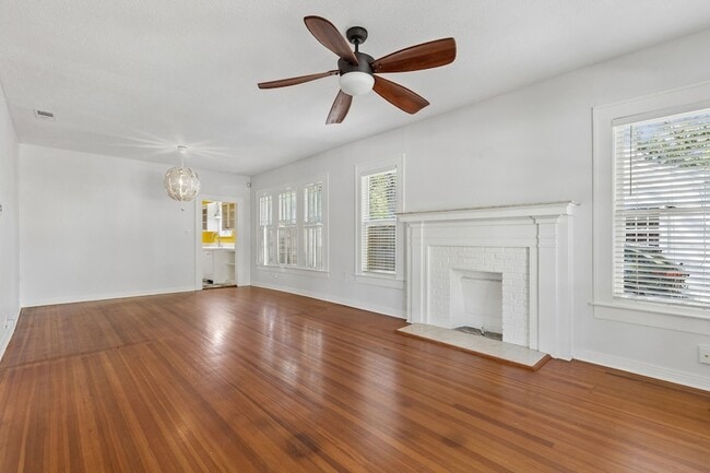 Photo - 6102 Worth St