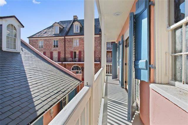 Building Photo - 606 Burgundy St