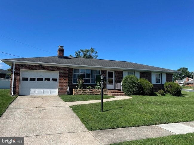 Building Photo - 624 Gayle Dr