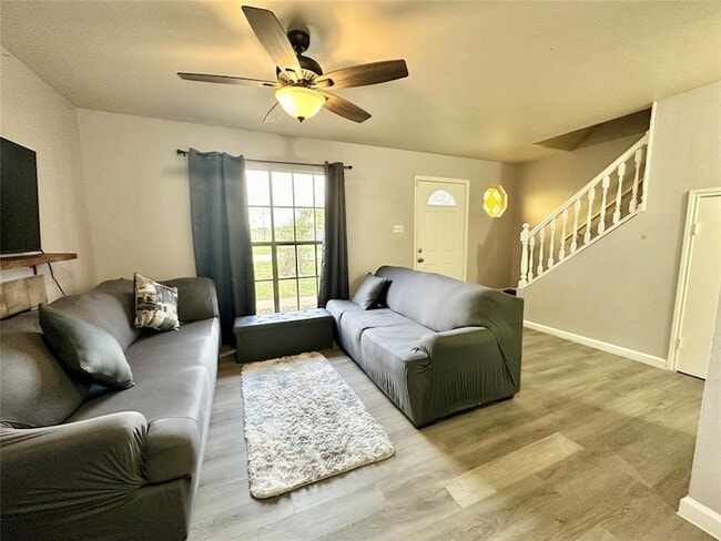 Photo - 4120 Hartt St