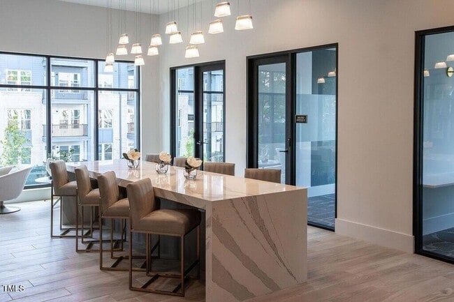 Photo - 2000 Olivewood St Unit B1