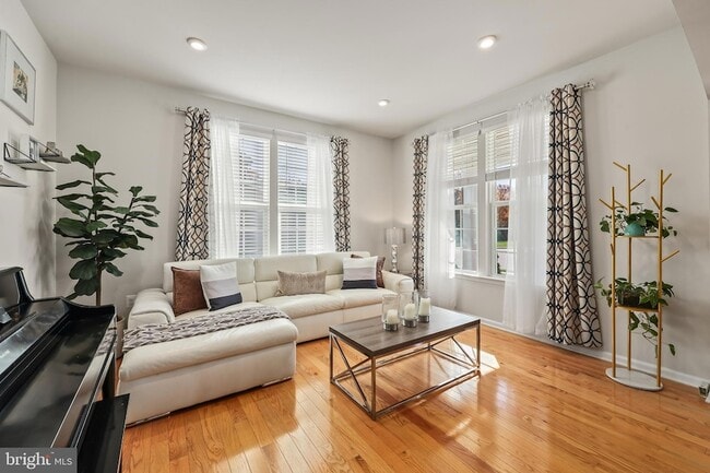 Photo - 76 Penns Charter Ln