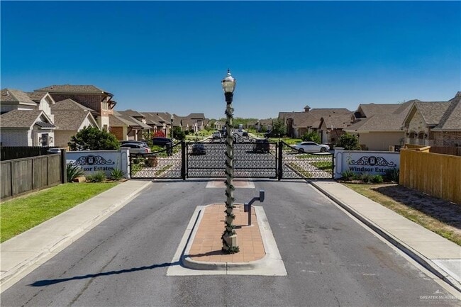 Photo - 2701 Windsor St