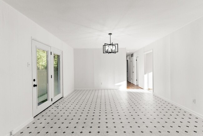 Photo - 26 Frostwood Dr