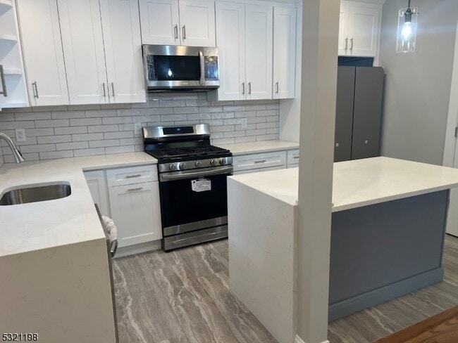 Photo - 33 Morris Ave