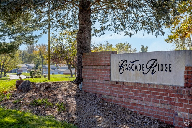 Cascade Ridge Sign - Cascade Ridge Apartments