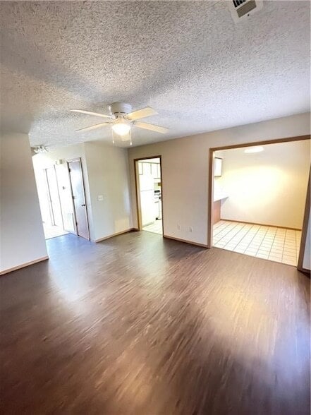 Photo - 609 W Adams St