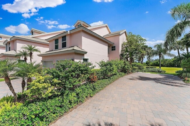 Photo - 2905 Fairway Dr N