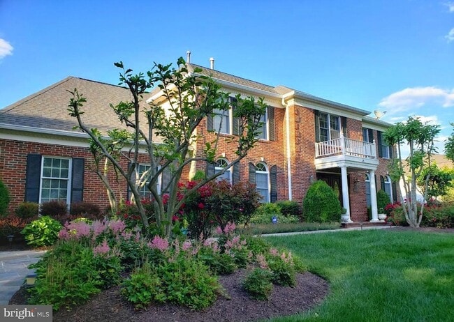 Building Photo - 10418 Willow Crest Ct