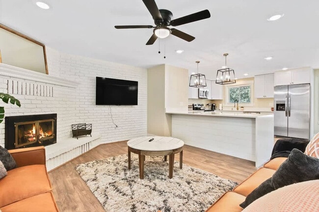 Photo - 1215 E Cerramar Ct Unit ID1250654P