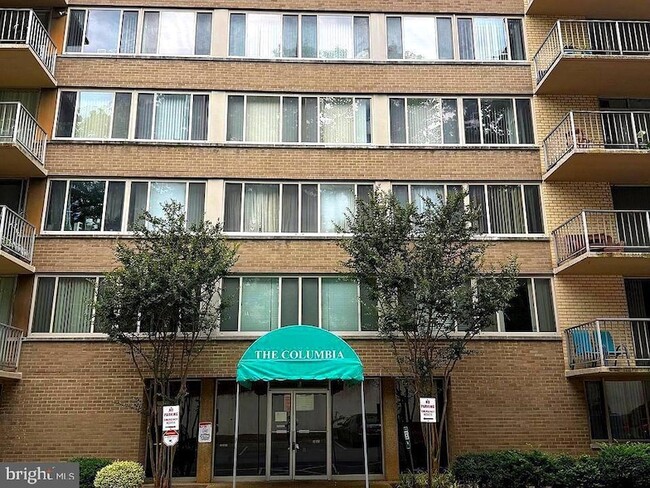 Building Photo - 5565 Columbia Pike Unit 310