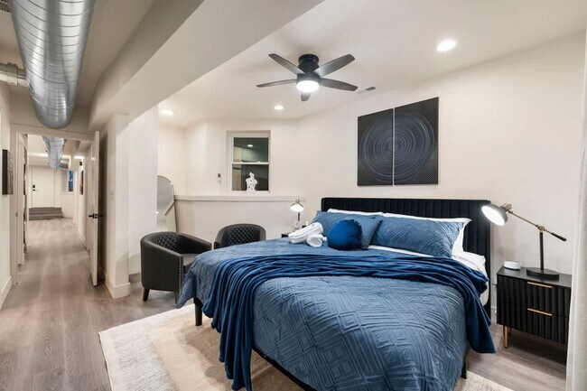 Photo - 1543 N Claremont Ave Unit ID1244946P