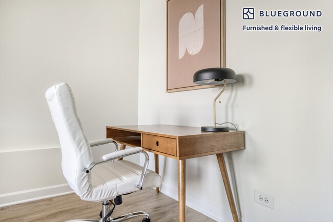 Photo - 1400 N Lake Shore Dr Unit FL15-ID554